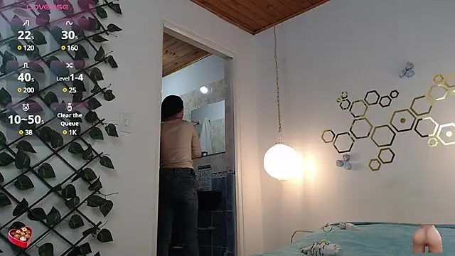 adriscute online show from March 2025 01:47:01 AM