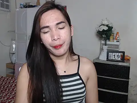 Snapshot of Msyensmith chatting on December 2025 05:36:02 AM Msyensmith online show from December 2025 05:36:02 AM