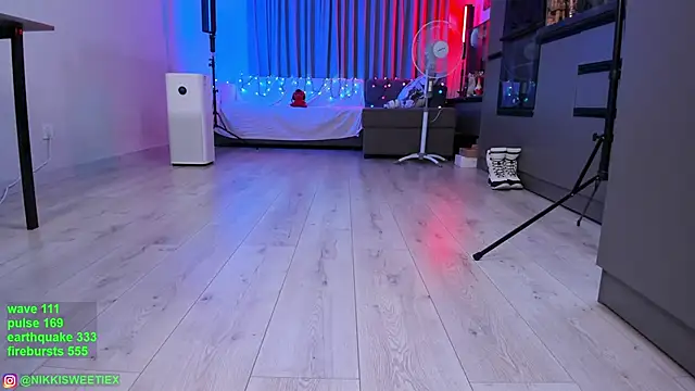 nikkisweetie online show from February 2025 05:29:02 AM