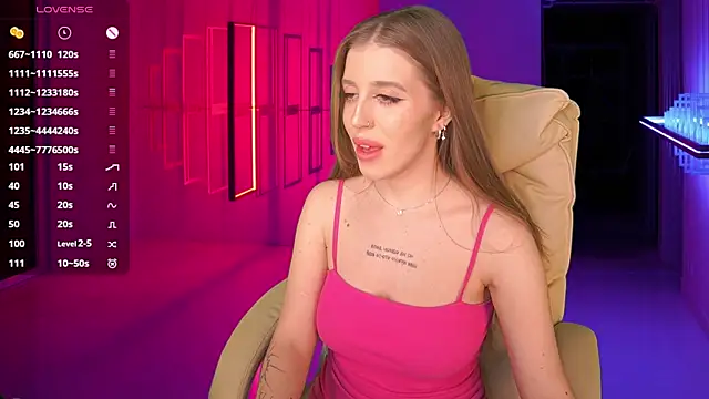 Snapshot of PenellopaRaw chatting on January 2025 08:44:01 PM PenellopaRaw online show from January 2025 08:44:01 PM