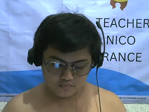 Yummy Tommy21 online show from September 2025 05:24:01 PM