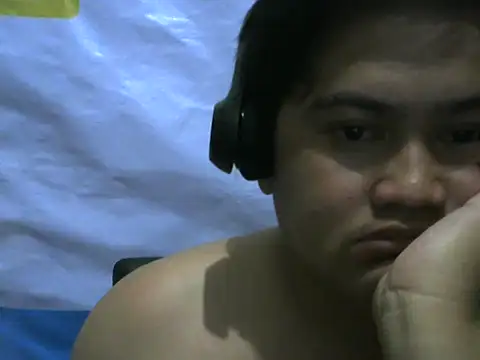 Yummy Tommy21 online show from September 2025 07:08:02 PM