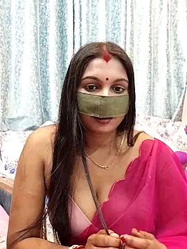 Queen Dolly online show from March 2025 05:50:01 PM