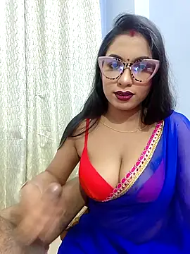 Queen Dolly online show from March 2026 05:05:01 PM