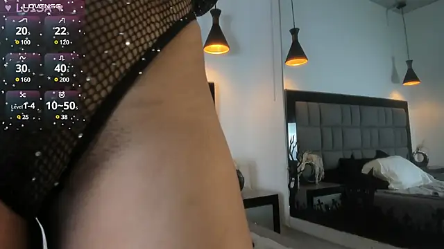 Snapshot of Naughty__Mom chatting on January 2025 01:58:01 PM Naughty Mom online show from January 2025 01:58:01 PM