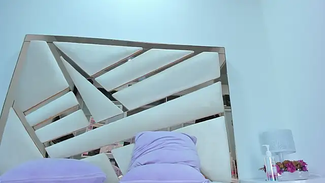 Snapshot of Naughty__Mom chatting on March 2025 08:08:01 PM Naughty Mom online show from March 2025 08:08:01 PM