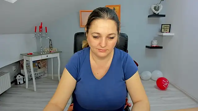 LollaGirl online show from February 2025 04:07:02 AM