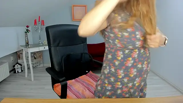 LollaGirl online show from March 2025 04:25:01 AM