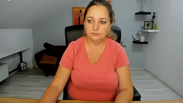 LollaGirl online show from September 2025 03:39:02 AM