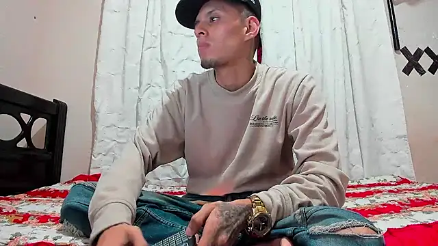 davidlatin66 online show from December 2025 01:58:02 AM