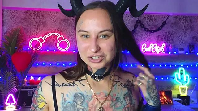 Cool Freak  online show from May 2026 10:31:02 AM