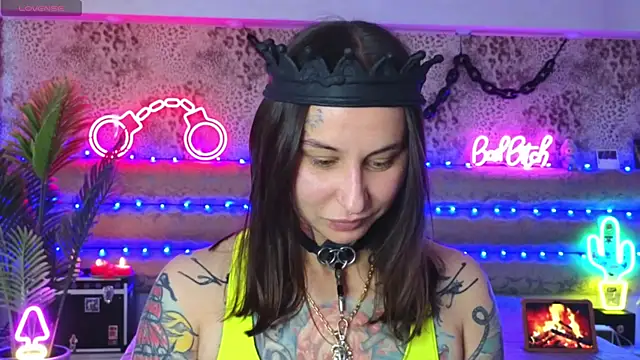 Cool Freak  online show from May 2026 10:12:02 AM
