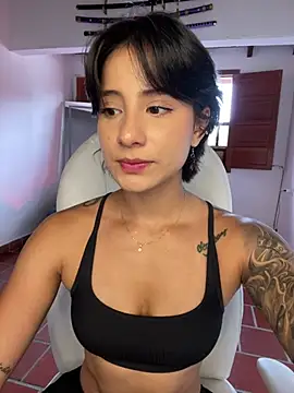 Ale Lewis online show from July 2026 07:05:02 PM
