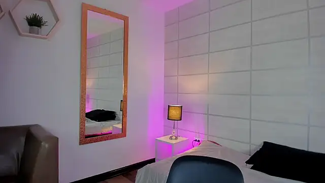 NanaRott online show from April 2026 08:39:01 PM