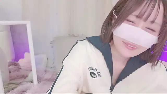 Snapshot of Yuu__k chatting on January 2025 05:15:01 PM Yuu k online show from January 2025 05:15:01 PM