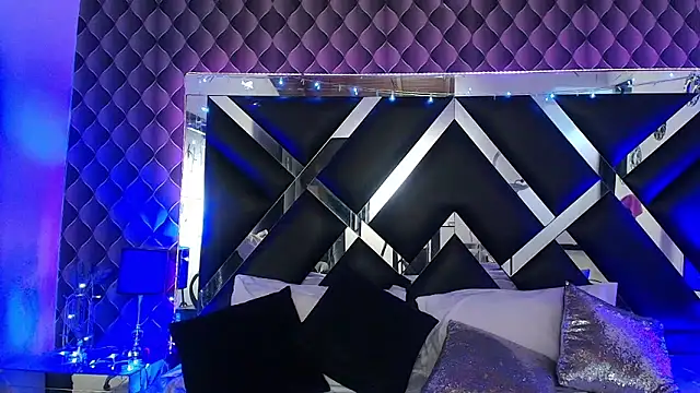 victoriaa lee  online show from April 2026 07:18:02 PM