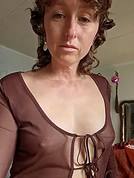 mossy kiss online show from November 2025 04:07:02 PM