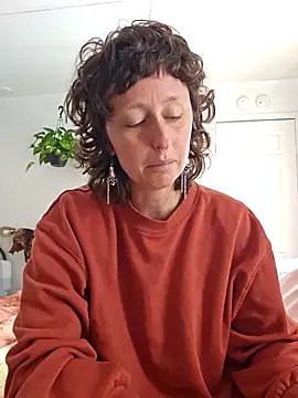 mossy kiss online show from February 2026 03:32:02 PM