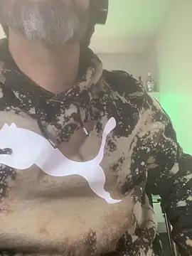 Snapshot of Cristian-Brayan chatting on January 2025 04:40:01 PM Cristian-Brayan online show from January 2025 04:40:01 PM