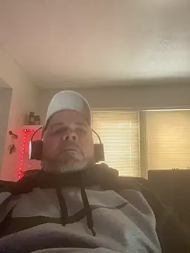 Snapshot of Cristian-Brayan chatting on February 2025 04:40:01 PM Cristian-Brayan online show from February 2025 04:40:01 PM