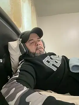 Snapshot of Cristian-Brayan chatting on September 2025 11:42:01 AM Cristian-Brayan online show from September 2025 11:42:01 AM