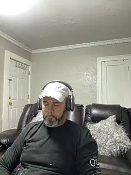 Snapshot of Cristian-Brayan chatting on September 2025 12:16:01 PM Cristian-Brayan online show from September 2025 12:16:01 PM