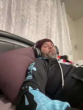 Snapshot of Cristian-Brayan chatting on November 2025 11:10:02 AM Cristian-Brayan online show from November 2025 11:10:02 AM