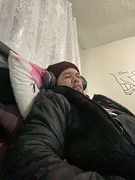 Snapshot of Cristian-Brayan chatting on November 2025 03:23:01 PM Cristian-Brayan online show from November 2025 03:23:01 PM