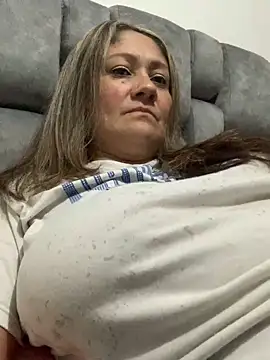 Snapshot of gabiTetas chatting on December 2024 11:23:02 AM gabiTetas online show from December 2024 11:23:02 AM