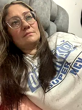 Snapshot of gabiTetas chatting on December 2024 11:27:01 AM gabiTetas online show from December 2024 11:27:01 AM