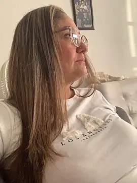 Snapshot of gabiTetas chatting on December 2024 08:15:01 PM gabiTetas online show from December 2024 08:15:01 PM