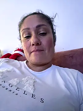 Snapshot of gabiTetas chatting on December 2025 08:25:02 PM gabiTetas online show from December 2025 08:25:02 PM