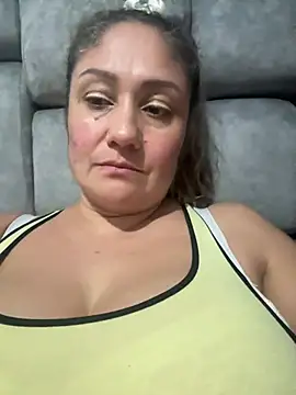 gabiTetas online show from August 2026 07:06:01 PM