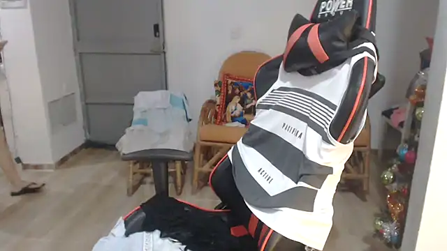 Valentina lara01 online show from December 2024 05:53:02 AM