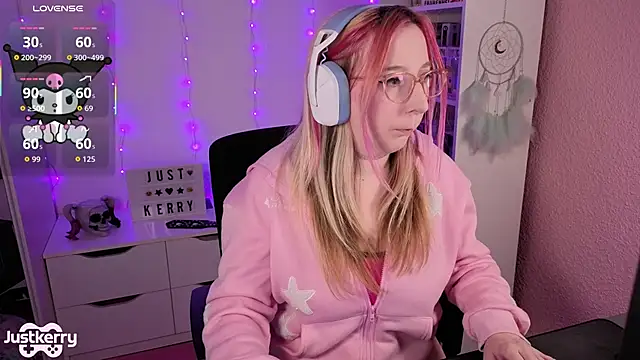 JustKerry online show from November 2025 11:31:02 AM