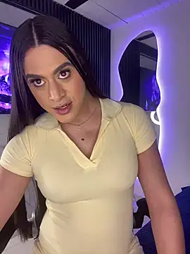 Naughtysofiaa online show from July 2026 12:38:02 AM