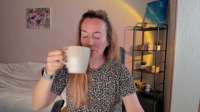 RebeccaMartinez online show from September 2025 07:30:02 AM