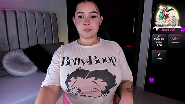 daniela hornny online show from December 2024 03:11:02 AM