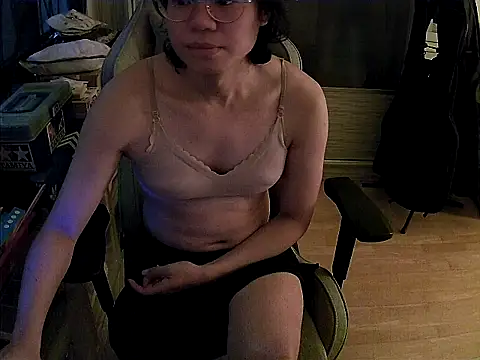 swimsuitloves online show from March 2026 11:06:01 PM