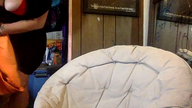 Snapshot of TrashleyRosebud chatting on July 2026 01:40:01 AM TrashleyRosebud online show from July 2026 01:40:01 AM