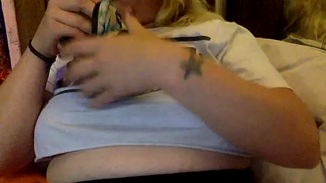 Snapshot of TrashleyRosebud chatting on July 2026 03:56:01 PM TrashleyRosebud online show from July 2026 03:56:01 PM