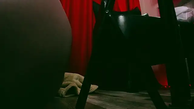 Snapshot of Frau__Lilith chatting on February 2025 08:01:01 PM Frau Lilith online show from February 2025 08:01:01 PM