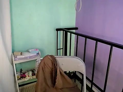 katie white online show from March 2026 07:47:01 AM