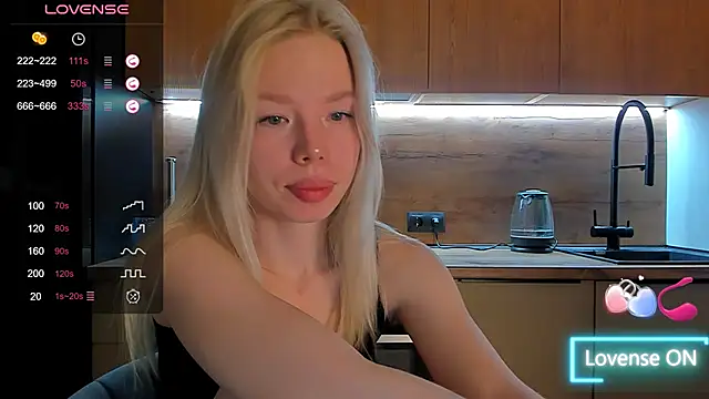 Snapshot of Olivia_Bells chatting on March 2026 10:05:01 PM Olivia Bells online show from March 2026 10:05:01 PM