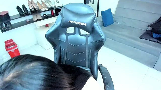 Snapshot of BellaFlaming chatting on December 2025 11:48:01 AM BellaFlaming online show from December 2025 11:48:01 AM