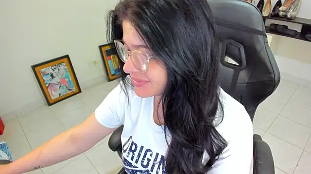 BellaFlaming online show from April 2026 10:36:01 AM