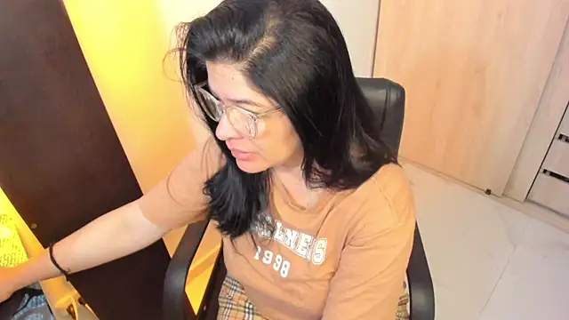 BellaFlaming online show from May 2026 10:12:01 AM