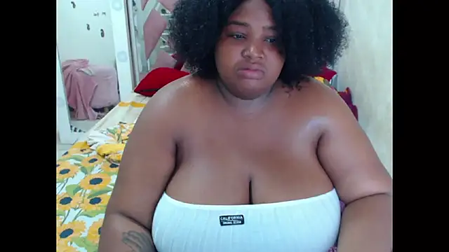 Snapshot of chocolatehot04 chatting on September 2025 04:06:01 PM chocolatehot04 online show from September 2025 04:06:01 PM