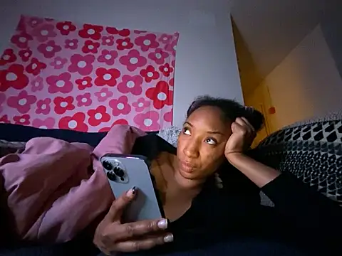 Iceblanca online show from October 2025 10:15:02 AM