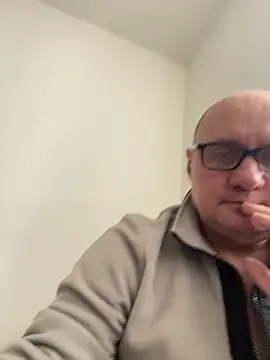 Snapshot of vanjbi45 chatting on February 2025 08:51:02 AM vanjbi45 online show from February 2025 08:51:02 AM